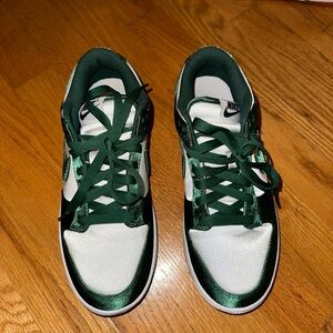 Nike dunk low satin green